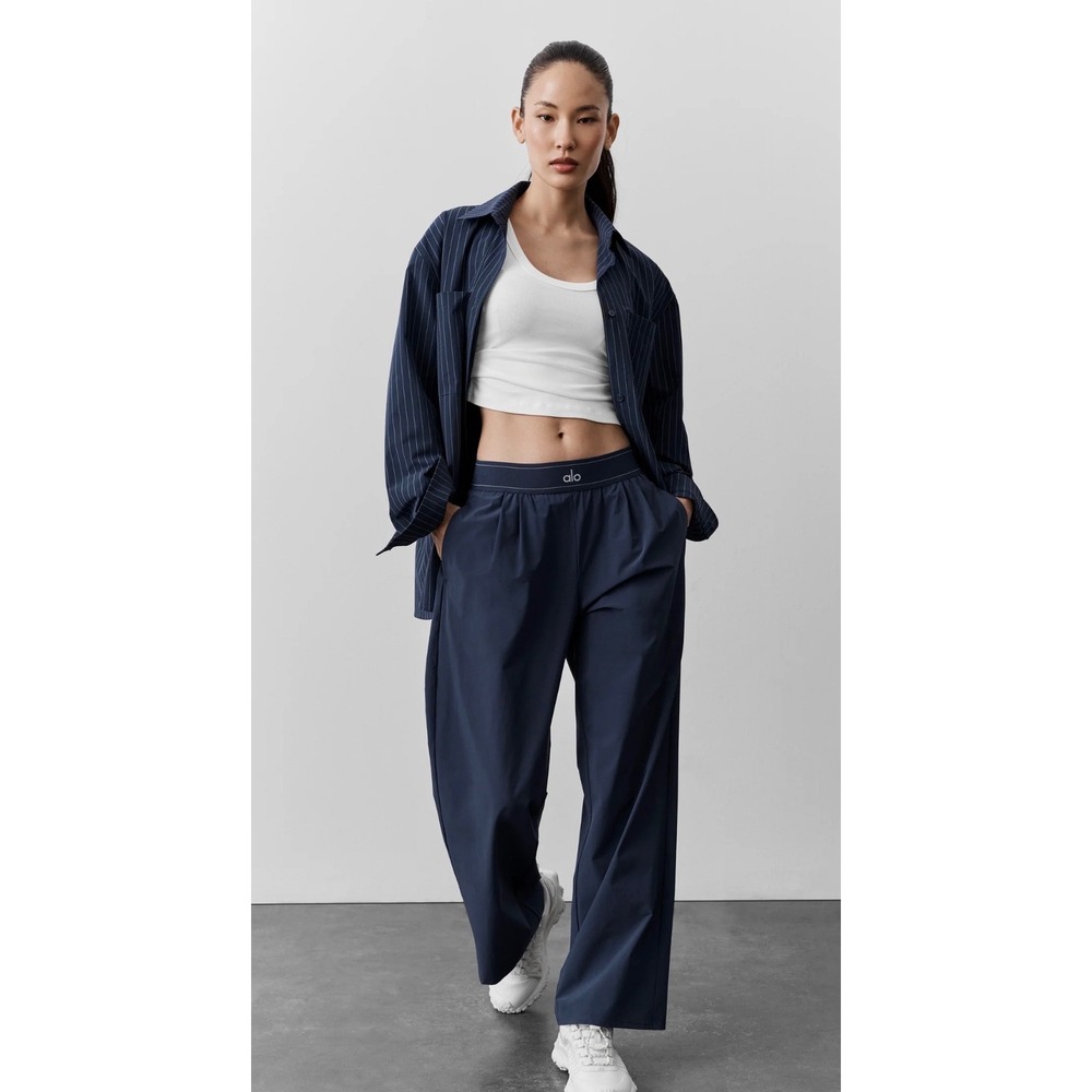 Alo Yoga Suit Up Trouser Navy Blue Wide Leg Pleated Pants L Regular Athletic